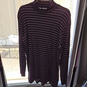 Striped Long Sleeve Turtleneck Top. Maternity L nwt